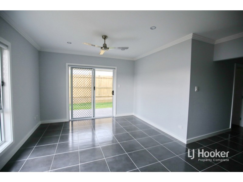 2/22 Chandon Court, Hillcrest QLD 4118