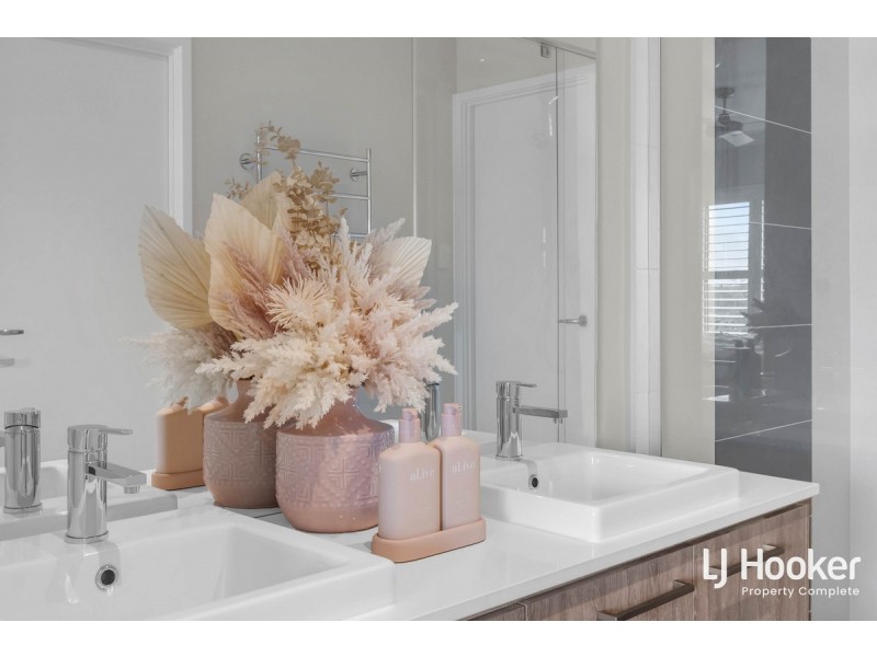 5 Pumice Lane, Yarrabilba QLD 4207