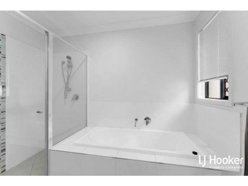 16 Splendour Circuit, Yarrabilba QLD 4207