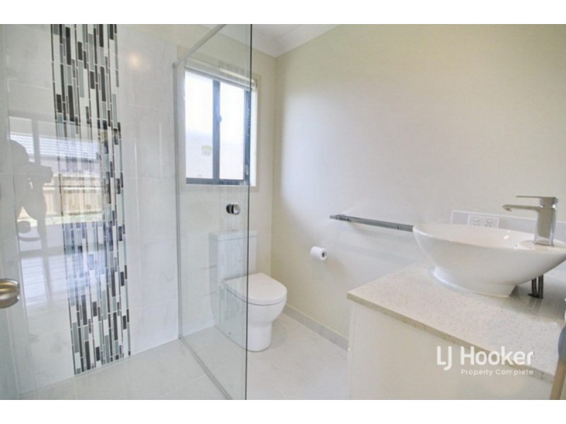 6 Buxton Avenue, Yarrabilba QLD 4207