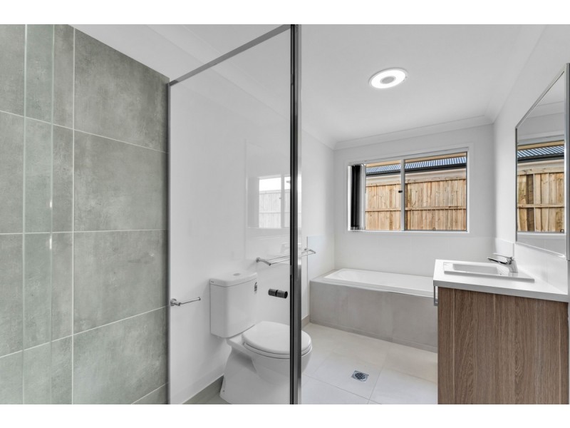 50 Belhaven Avenue, Yarrabilba QLD 4207