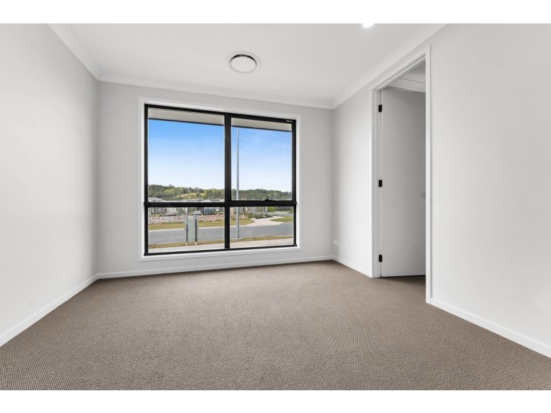 2 Yellowstone Avenue, Yarrabilba QLD 4207