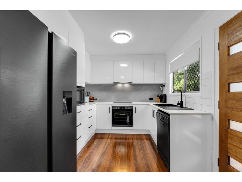 22 Green Road, Regents Park QLD 4118