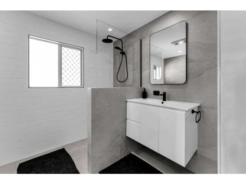 22 Green Road, Regents Park QLD 4118