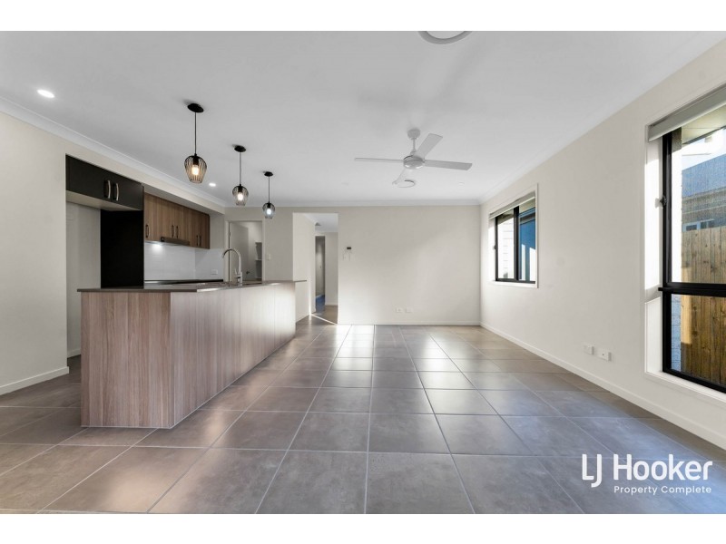 16 Basswood Circuit, Park Ridge QLD 4125