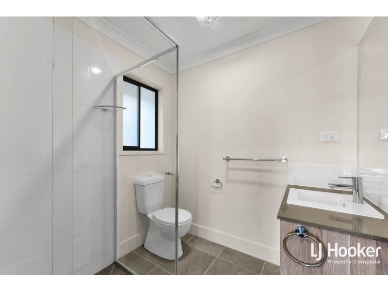 16 Basswood Circuit, Park Ridge QLD 4125