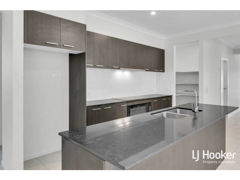 33 Endeavour Crescent, Pallara QLD 4110