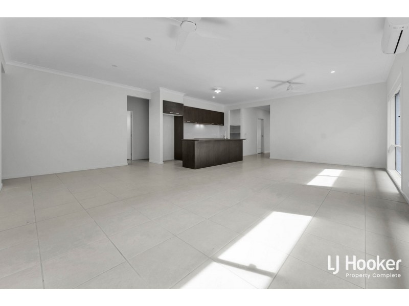 33 Endeavour Crescent, Pallara QLD 4110