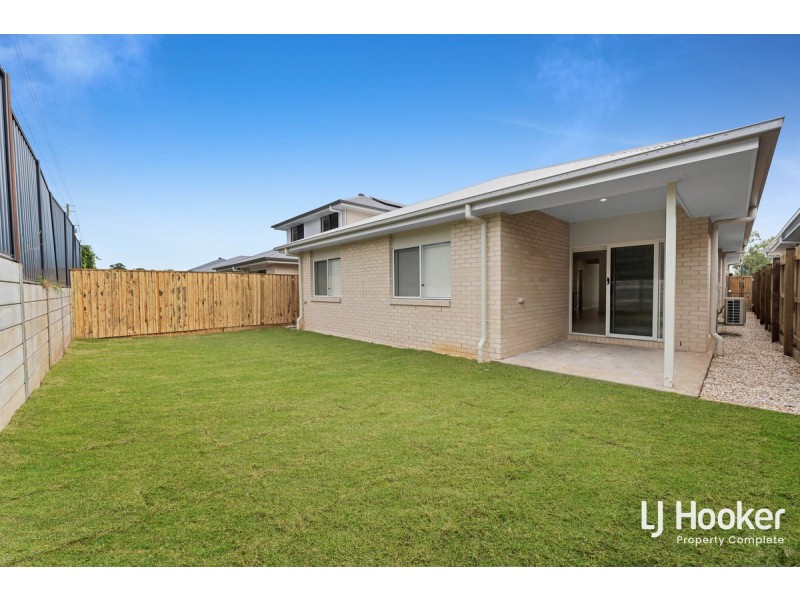 33 Endeavour Crescent, Pallara QLD 4110