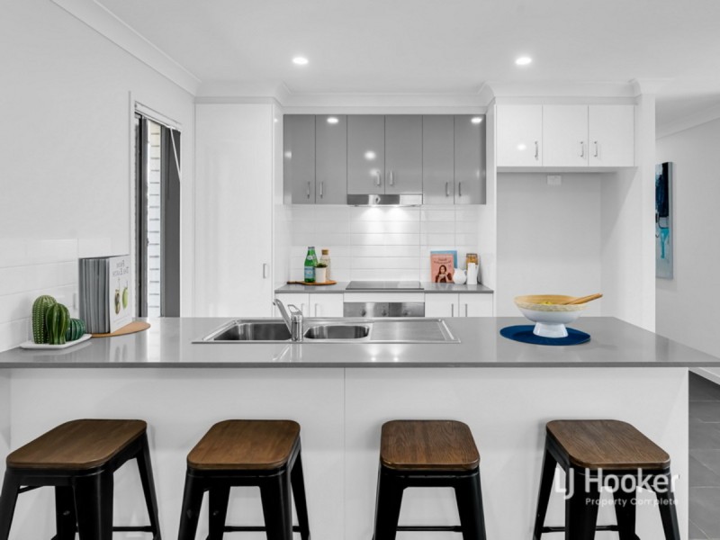 8 Flint Street, Yarrabilba QLD 4207
