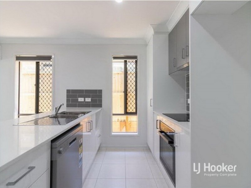 8 Flint Street, Yarrabilba QLD 4207