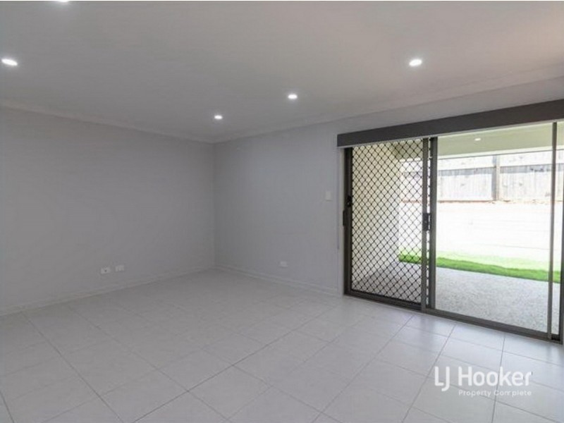 8 Flint Street, Yarrabilba QLD 4207