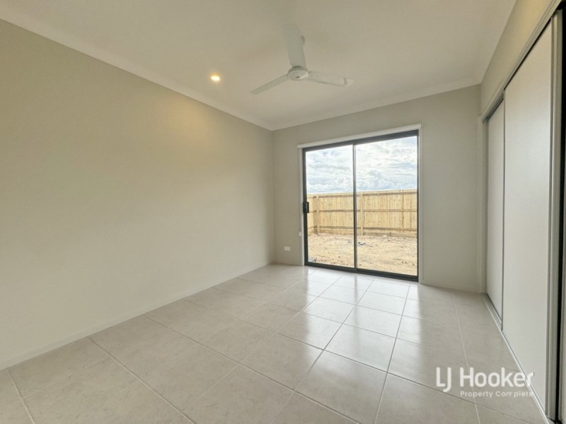 8 Capilano Way, Spring Mountain QLD 4124