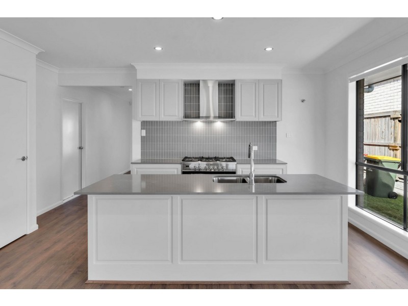 45 Yellowstone Avenue, Yarrabilba QLD 4207