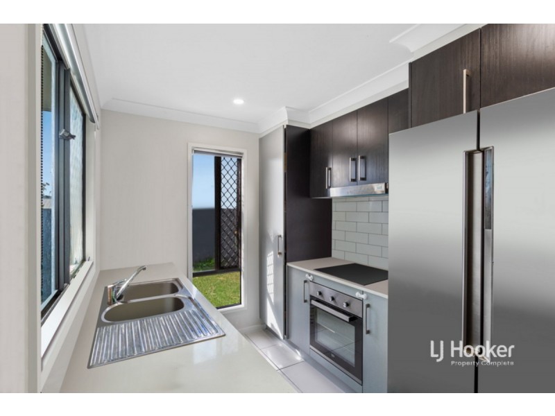 3/8 Highlands Street, Yarrabilba QLD 4207