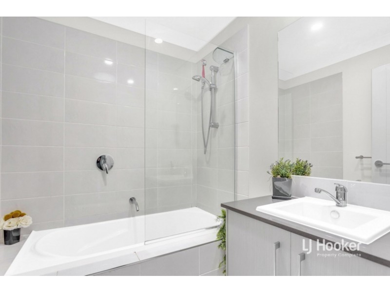 3/8 Highlands Street, Yarrabilba QLD 4207