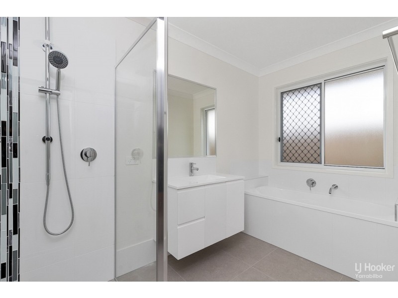 24 Haven Drive, Holmview QLD 4207