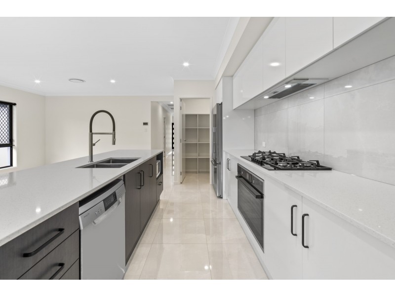 27 Pike Road, South Maclean QLD 4280