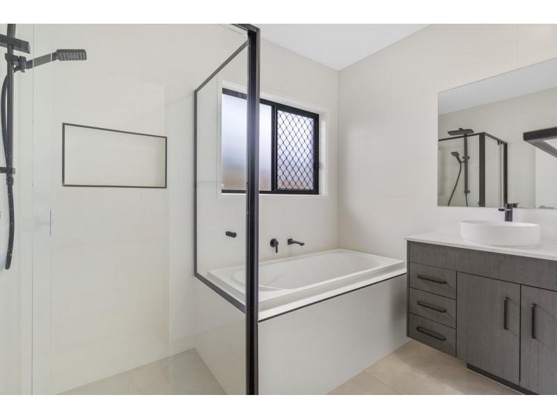 27 Pike Road, South Maclean QLD 4280