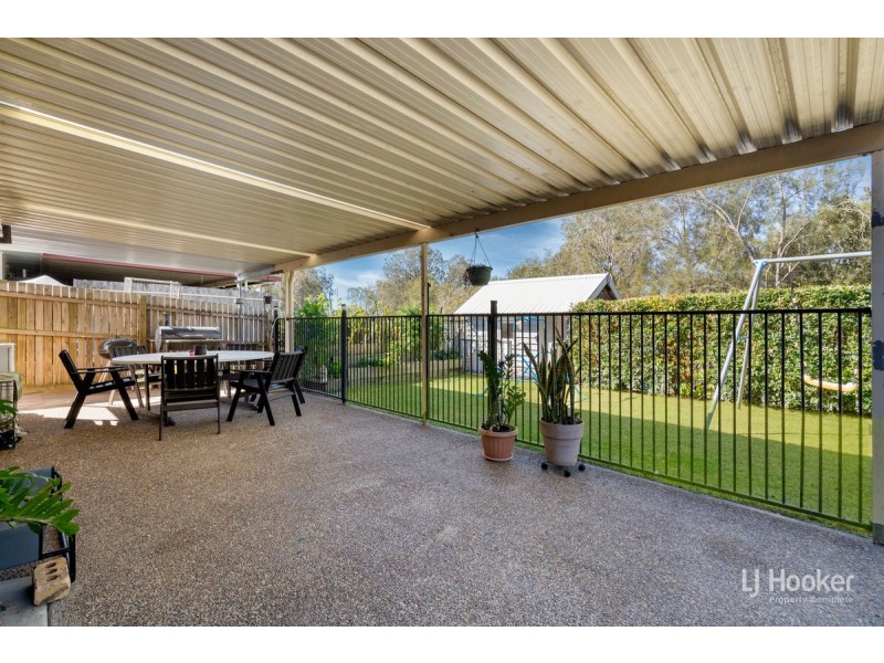 16 Duesbury Crescent, Edens Landing QLD 4207