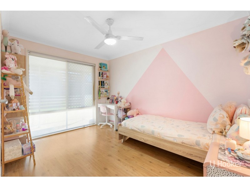 16 Duesbury Crescent, Edens Landing QLD 4207