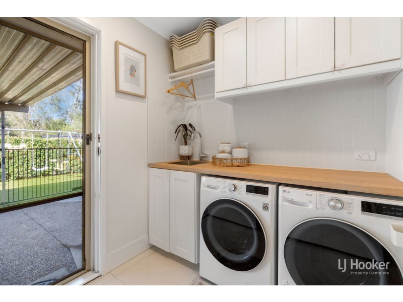 16 Duesbury Crescent, Edens Landing QLD 4207