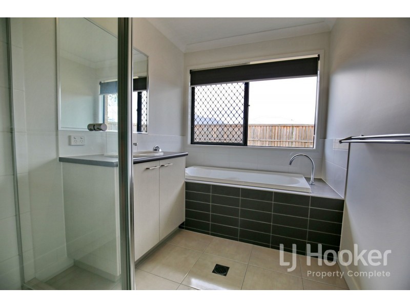 1 Pinehill Street, Yarrabilba QLD 4207