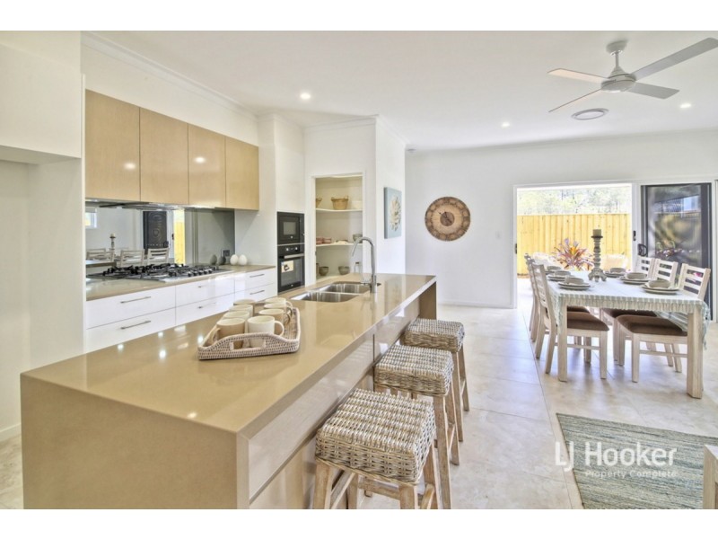 4 Houston Street, Spring Mountain QLD 4124