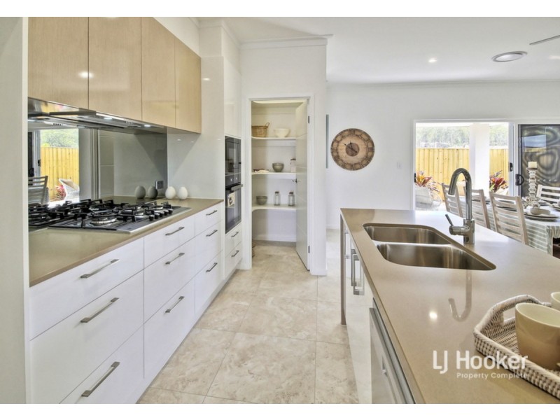 4 Houston Street, Spring Mountain QLD 4124