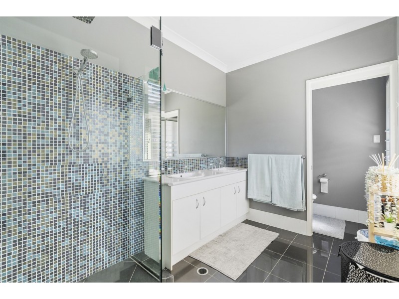 19 Stonebrook Court, Cashmere QLD 4500