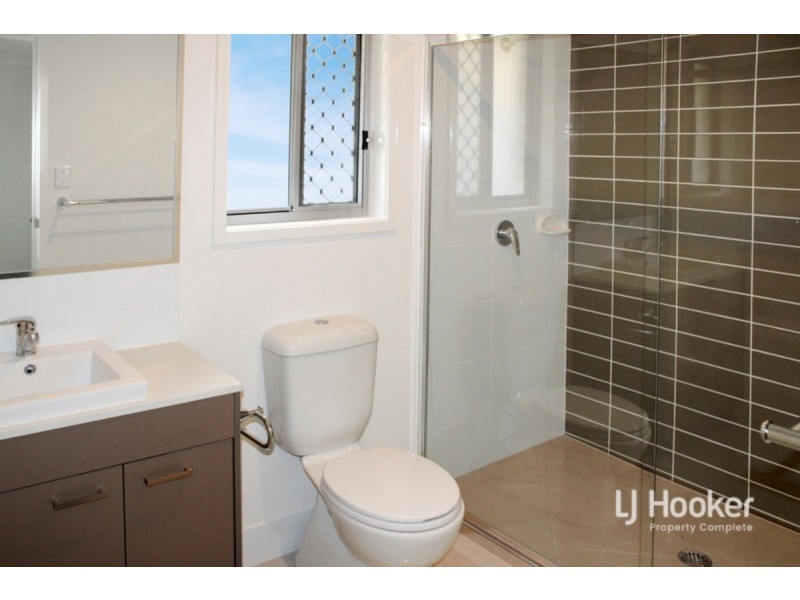 6 Burnley Road, Park Ridge QLD 4125