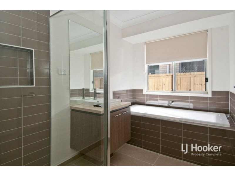 48 Splendour Circuit, Yarrabilba QLD 4207