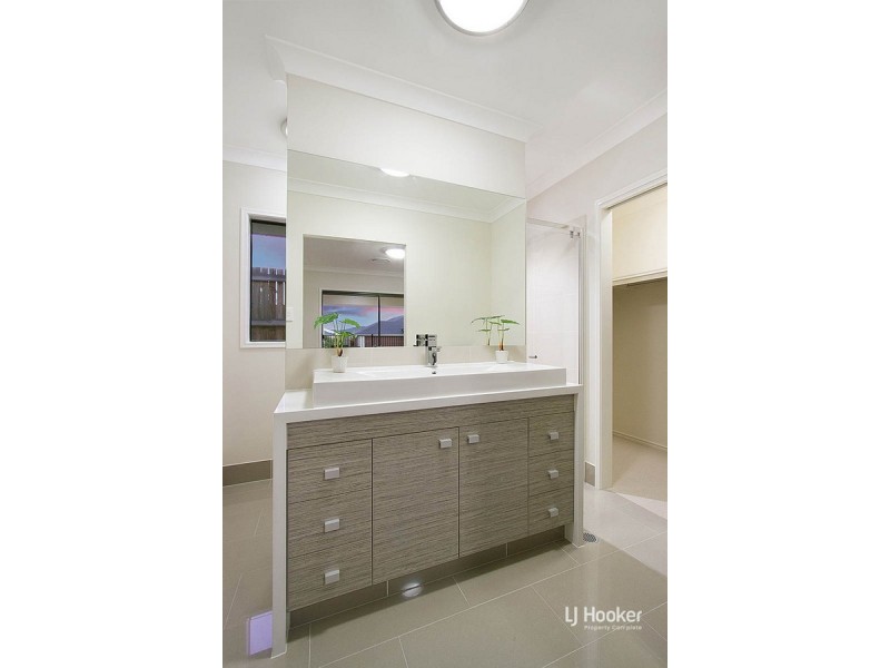 15 Autumnfield Avenue, Yarrabilba QLD 4207