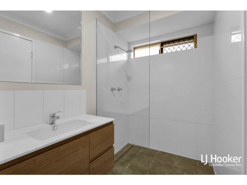 57 Boblynne Street, Chapel Hill QLD 4069