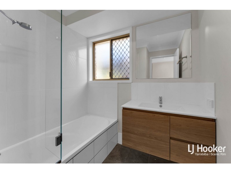 57 Boblynne Street, Chapel Hill QLD 4069