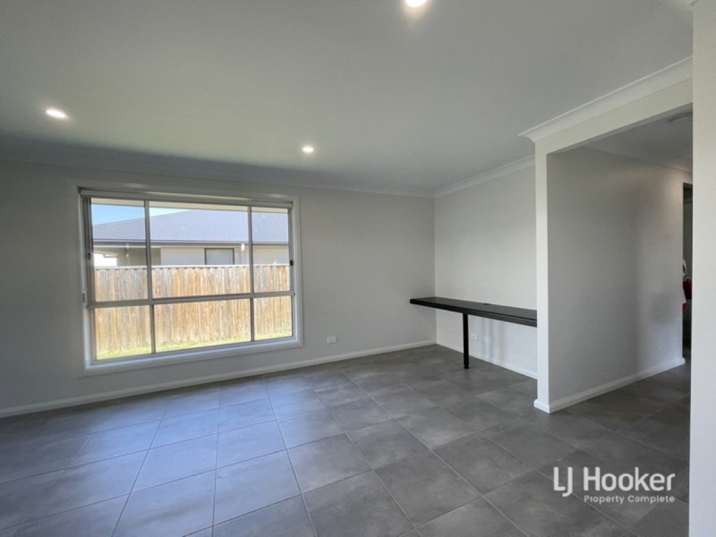 6 Wilfred Street, Walloon QLD 4306