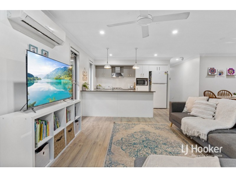 8 Buxton Avenue, Yarrabilba QLD 4207