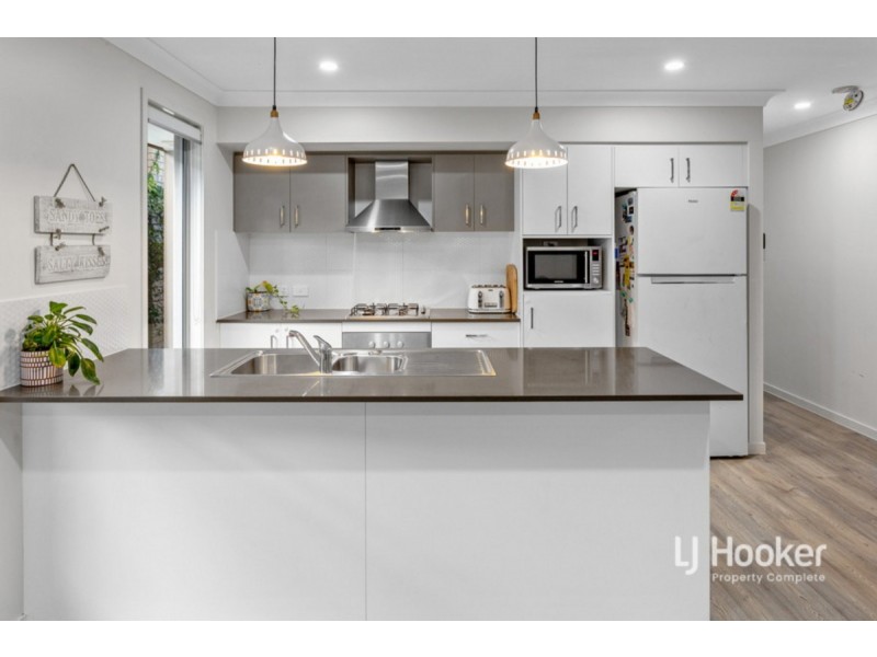 8 Buxton Avenue, Yarrabilba QLD 4207