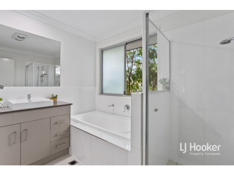 8 Buxton Avenue, Yarrabilba QLD 4207