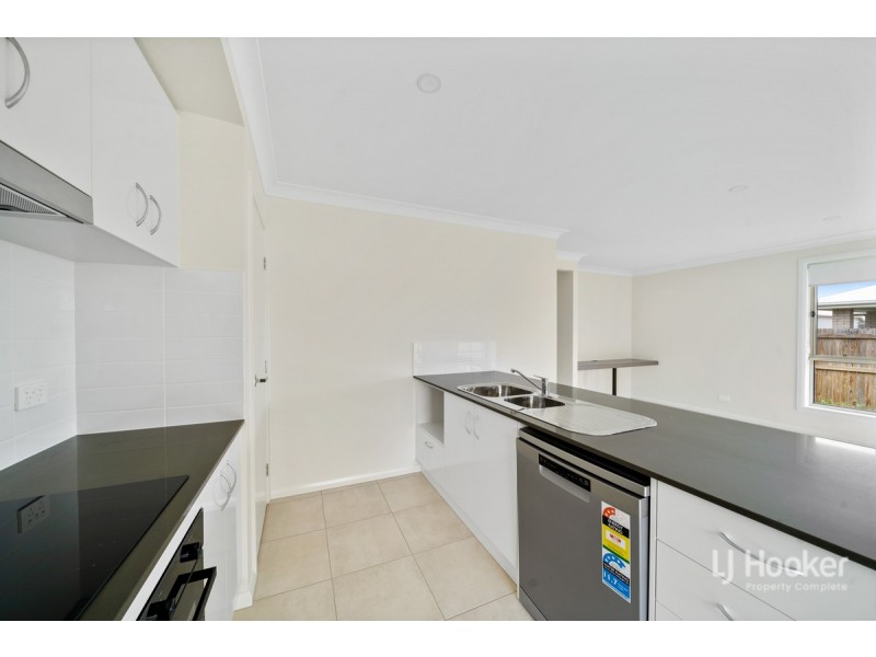 31 Janet Street, Walloon QLD 4306