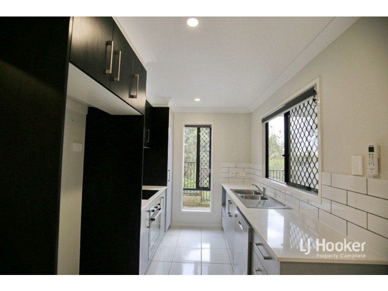 8/8 Highlands Street, Yarrabilba QLD 4207