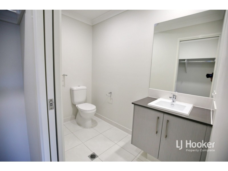 8/8 Highlands Street, Yarrabilba QLD 4207