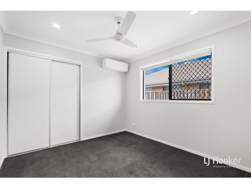 12 Wicker Road, Park Ridge QLD 4125