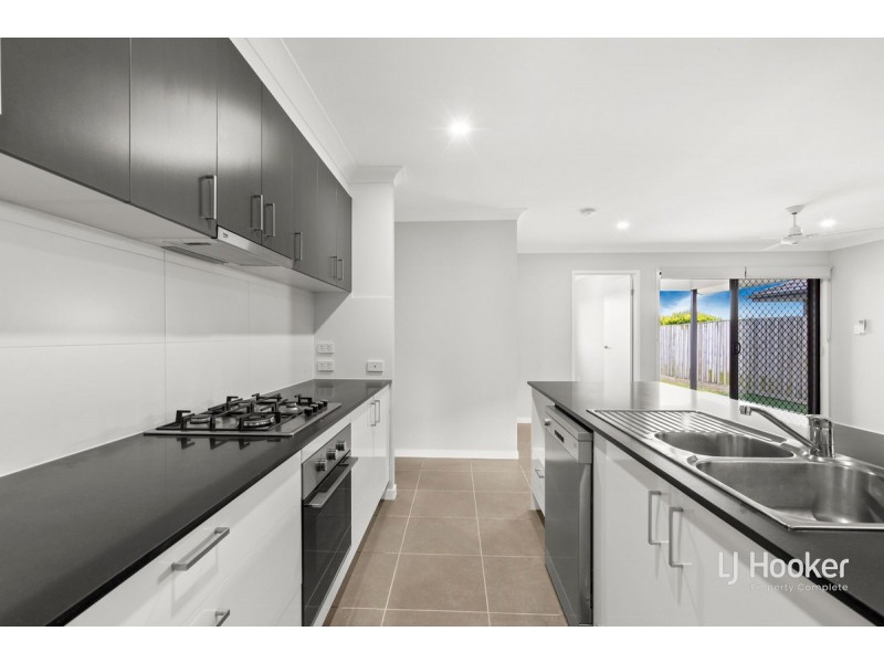 12 Wicker Road, Park Ridge QLD 4125