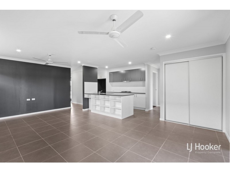 12 Wicker Road, Park Ridge QLD 4125