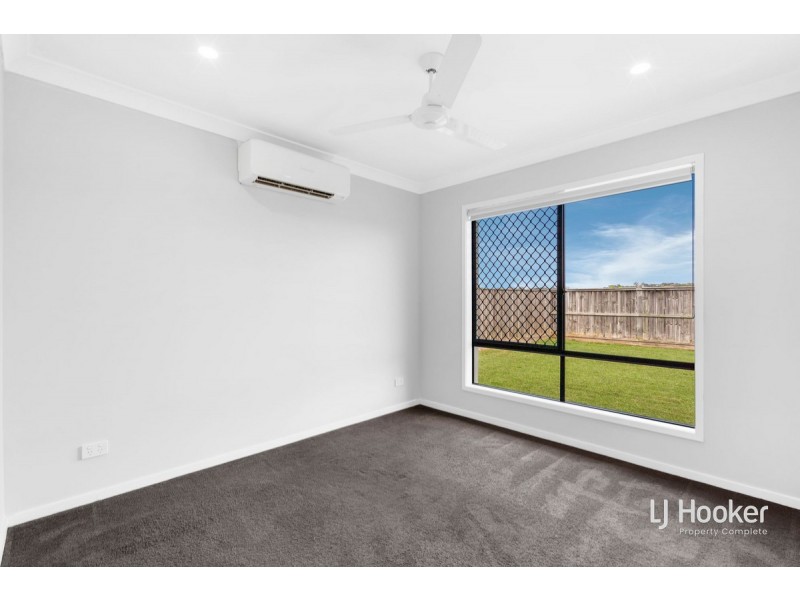 12 Wicker Road, Park Ridge QLD 4125
