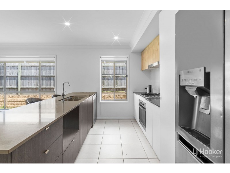 20 Flannery Terrace, Park Ridge QLD 4125