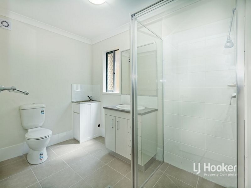 2/72 Stormbird Street, Redbank Plains QLD 4301