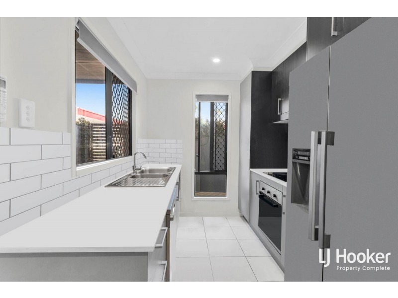 1/8 Highlands Street, Yarrabilba QLD 4207