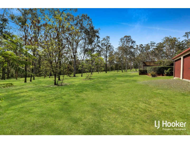 313-319 Clifton Drive, North Maclean QLD 4280